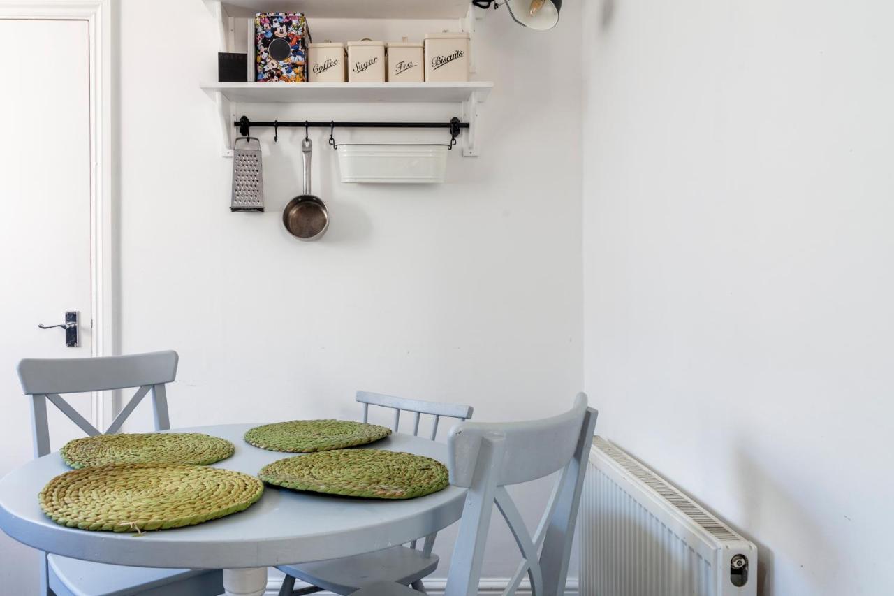 Amazing 2bdr Near Park, Herne Hill Apartamento