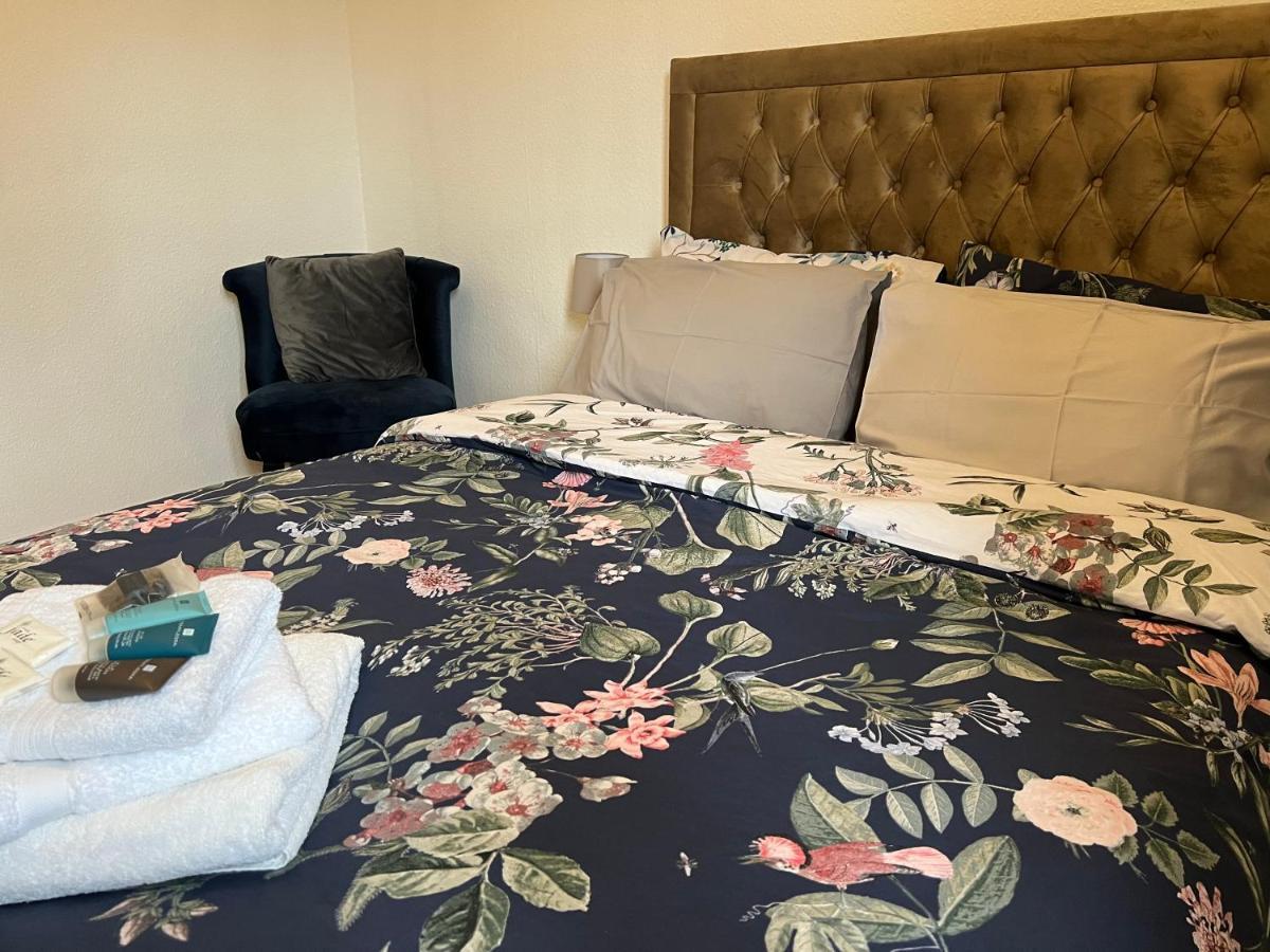 Grand Bleu - - Next To Piccadilly Line Tube Station & Brand New Facilities Londres