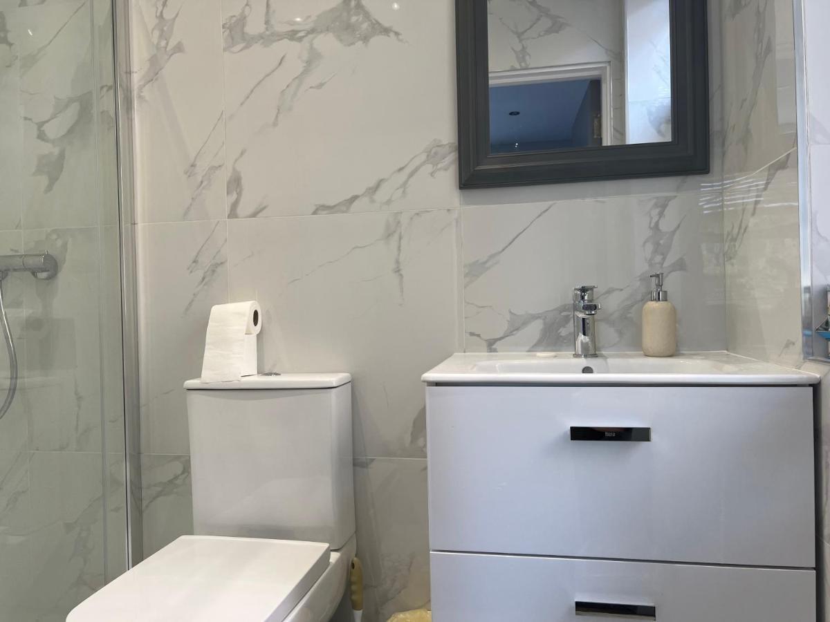 Grand Bleu - - Next To Piccadilly Line Tube Station & Brand New Facilities 4* Londres