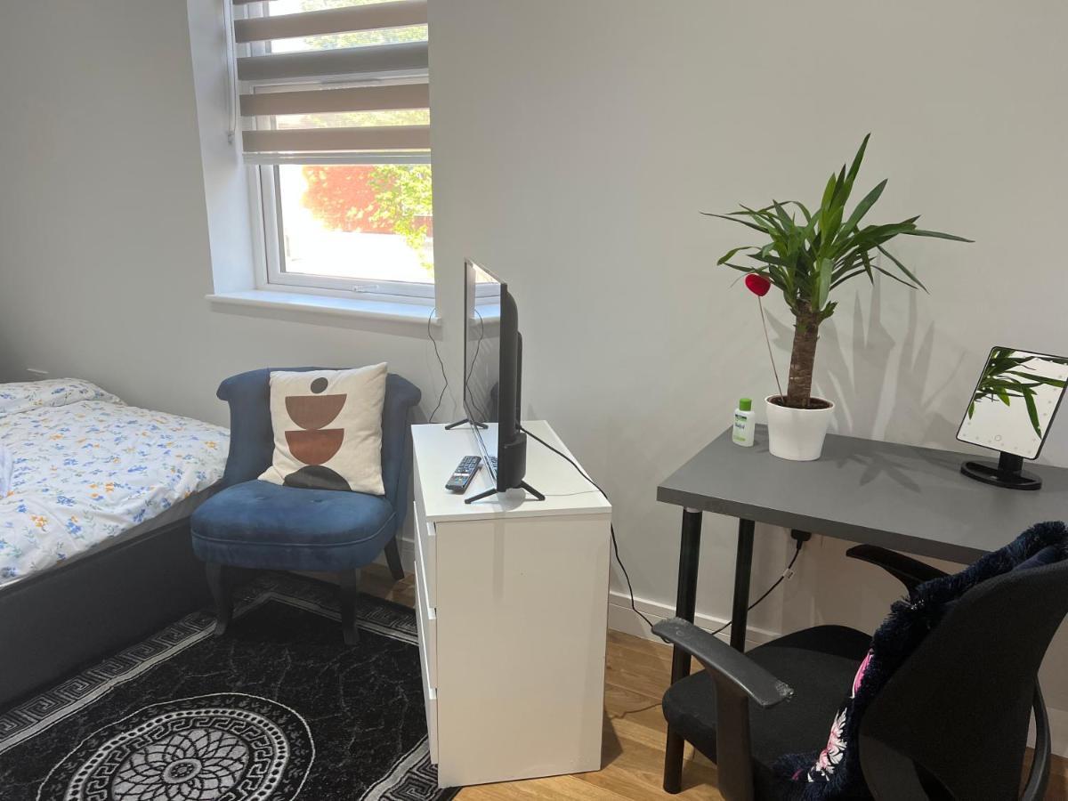 Grand Bleu - - Next To Piccadilly Line Tube Station & Brand New Facilities Londres
