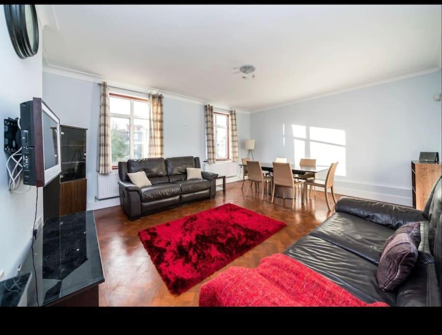 Immaculate Spacious 3 Bedrooms Flat Wembley Park Apartamento Londres