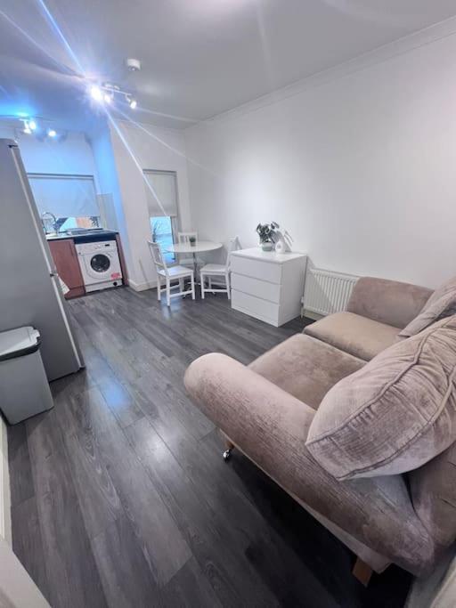 Flat 1, 419 Fulham, 2 Bedroom, 1 Bathroom Flat Londres