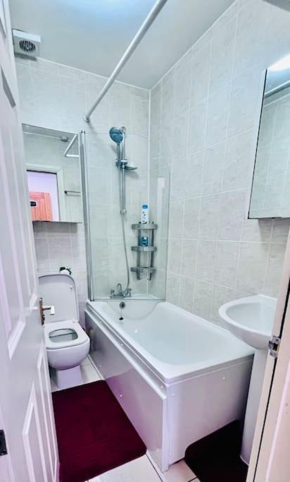 Flat 1, 419 Fulham, 2 Bedroom, 1 Bathroom Flat Appartement *