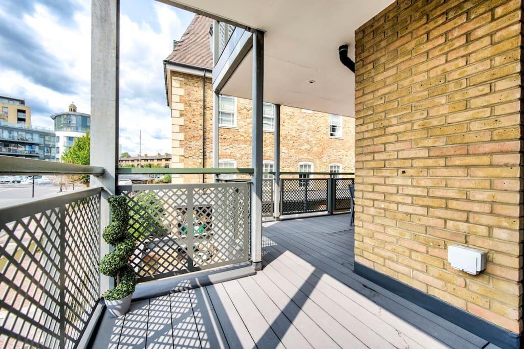 Kew Views 2br Apt By Riverside * London