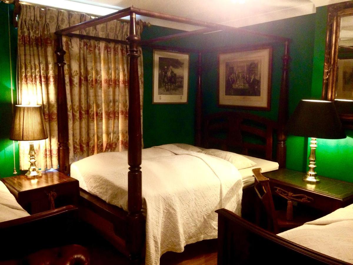 Quality And Very Good Value Private In Close To Notting Hill Zone 2 *