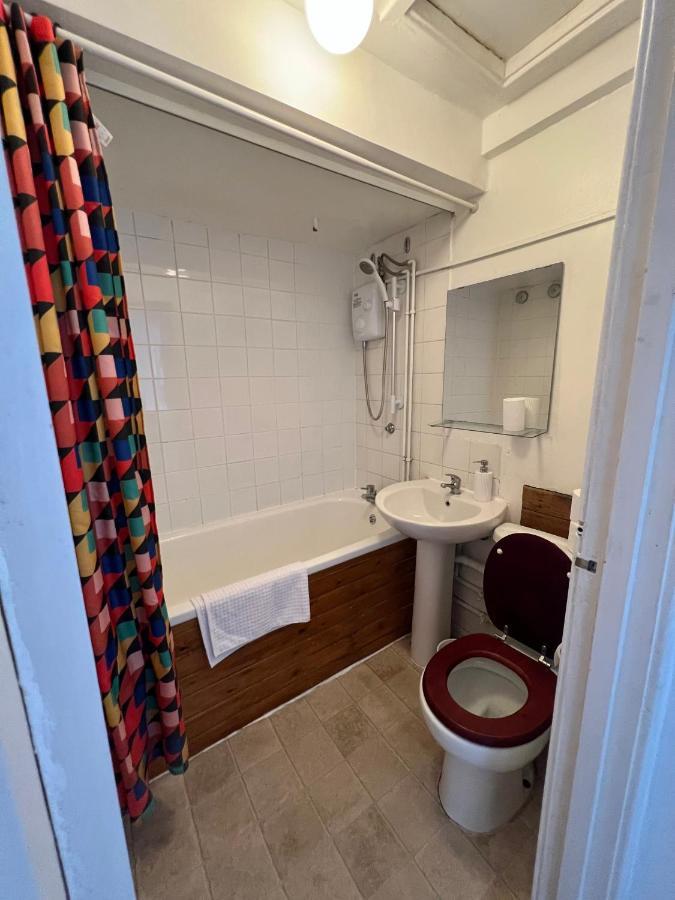 Bright Near Hyde Park Sleeps 4 * Londen