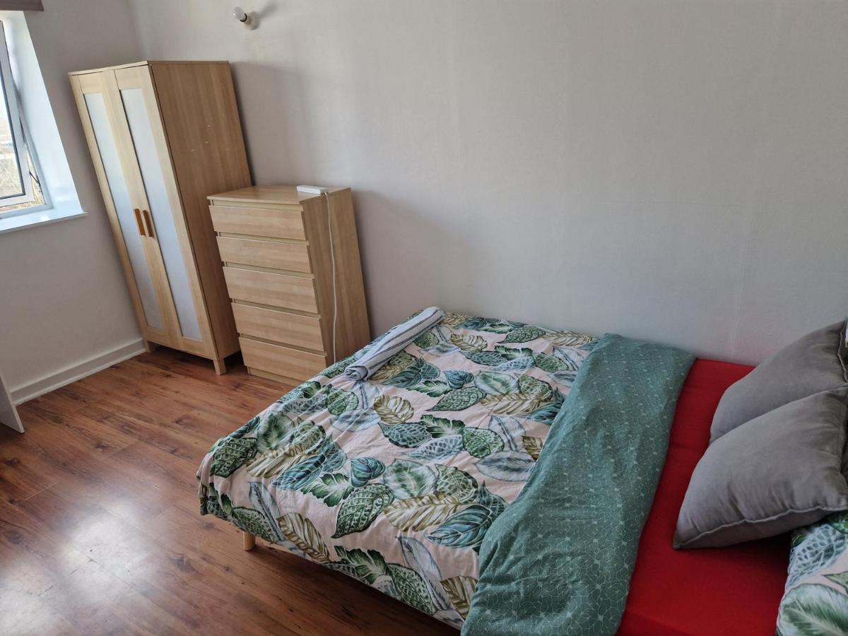 Accommodatie bij particulieren Twin Bed For Guests *