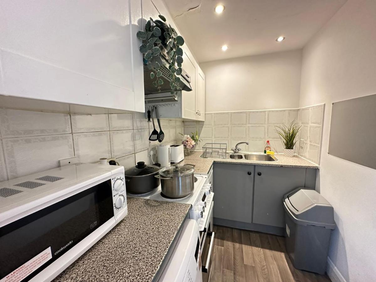 Burwood 2 Bedroom *