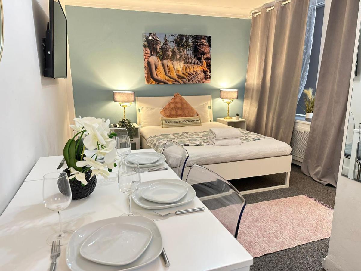 Apartment Burwood 2 Bedroom *