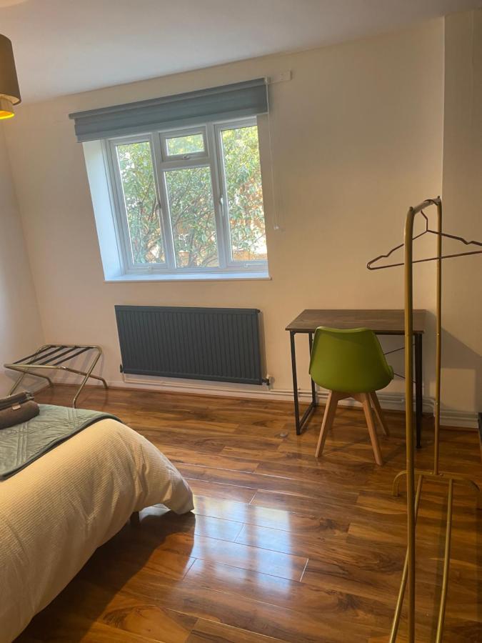 Elegant 2 Bedroom Flat In Chiswick Near Tube Stations * Londres