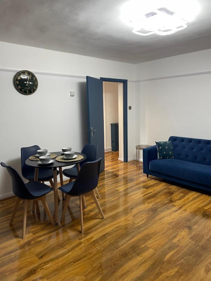 Elegant 2 Bedroom Flat In Chiswick Near Tube Stations Apartamento *