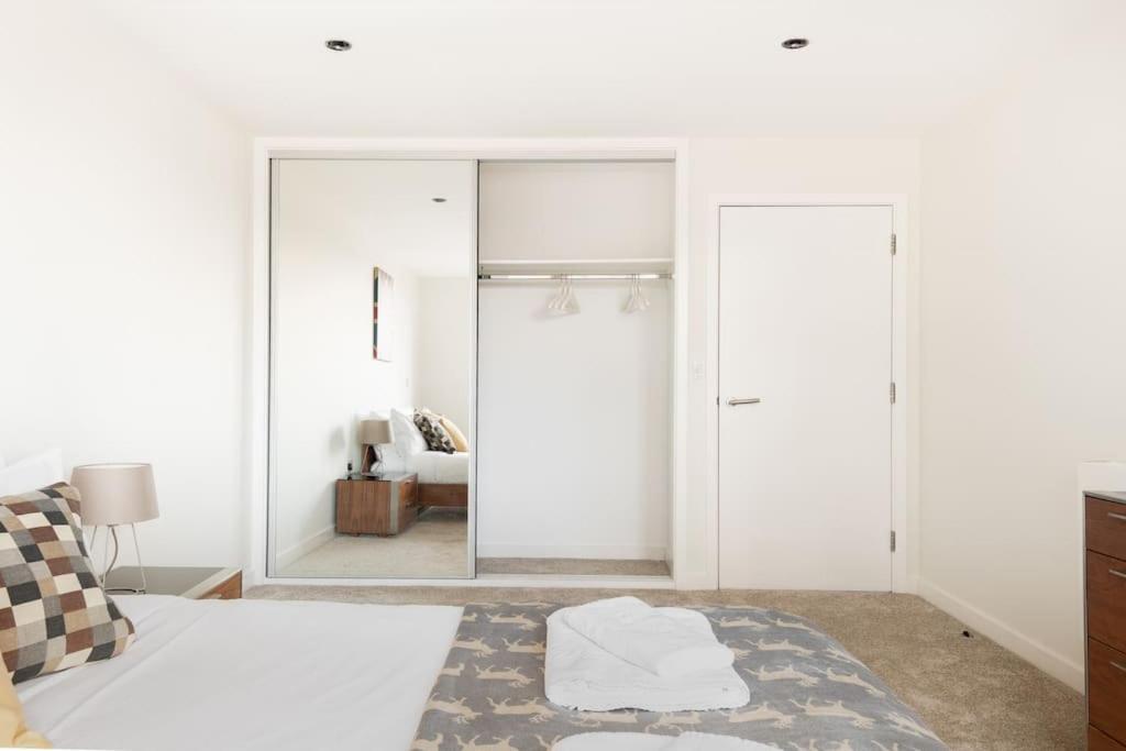 Modern & Comfortable Flat - Tobacco Dock - Wapping Apartamento