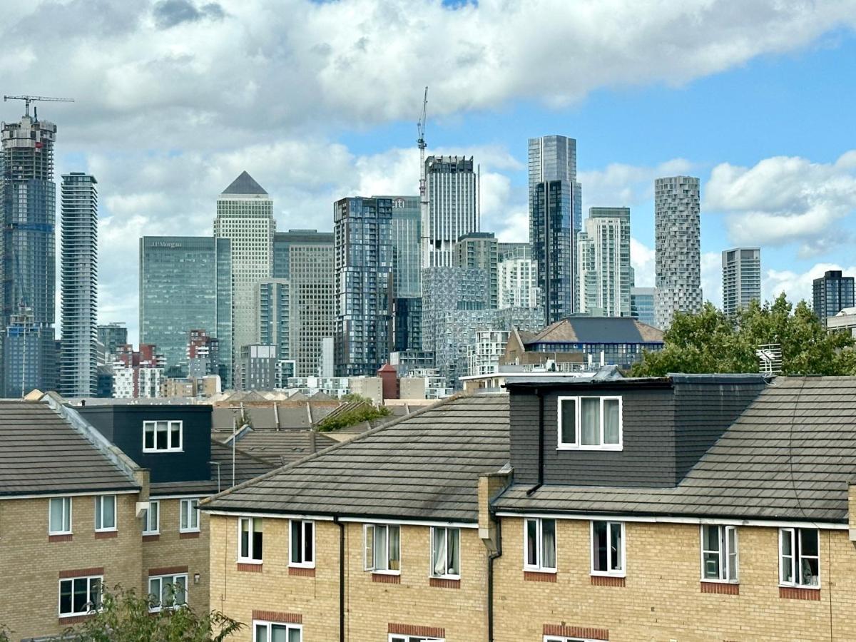 River Views From Canary Wharf Londres