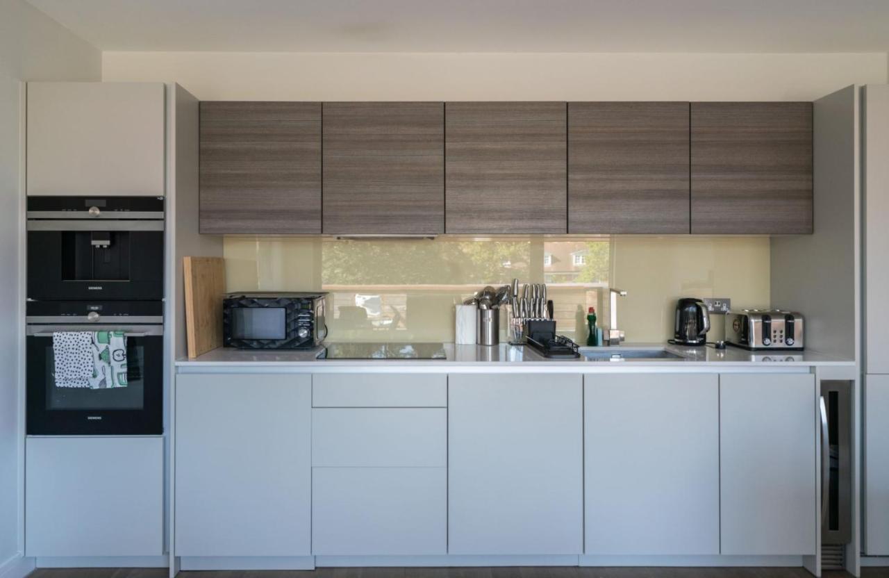 The Hampstead Hideout - Glamorous 3bdr Flat With Balcony