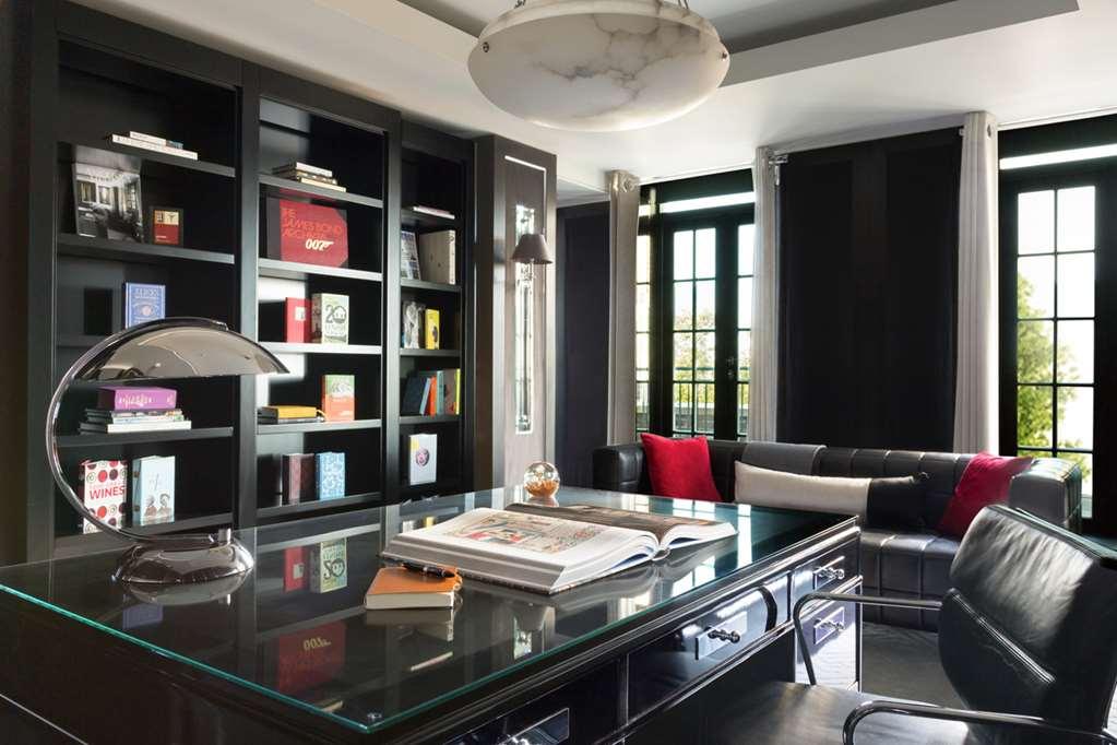 Grosvenor House 5*