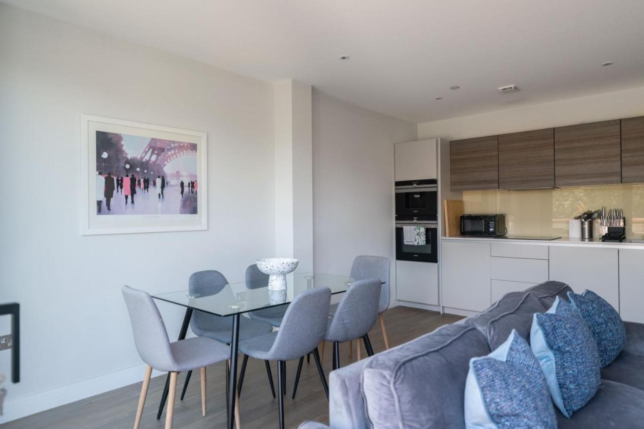 The Hampstead Hideout - Glamorous 3bdr Flat With Balcony Apartment *