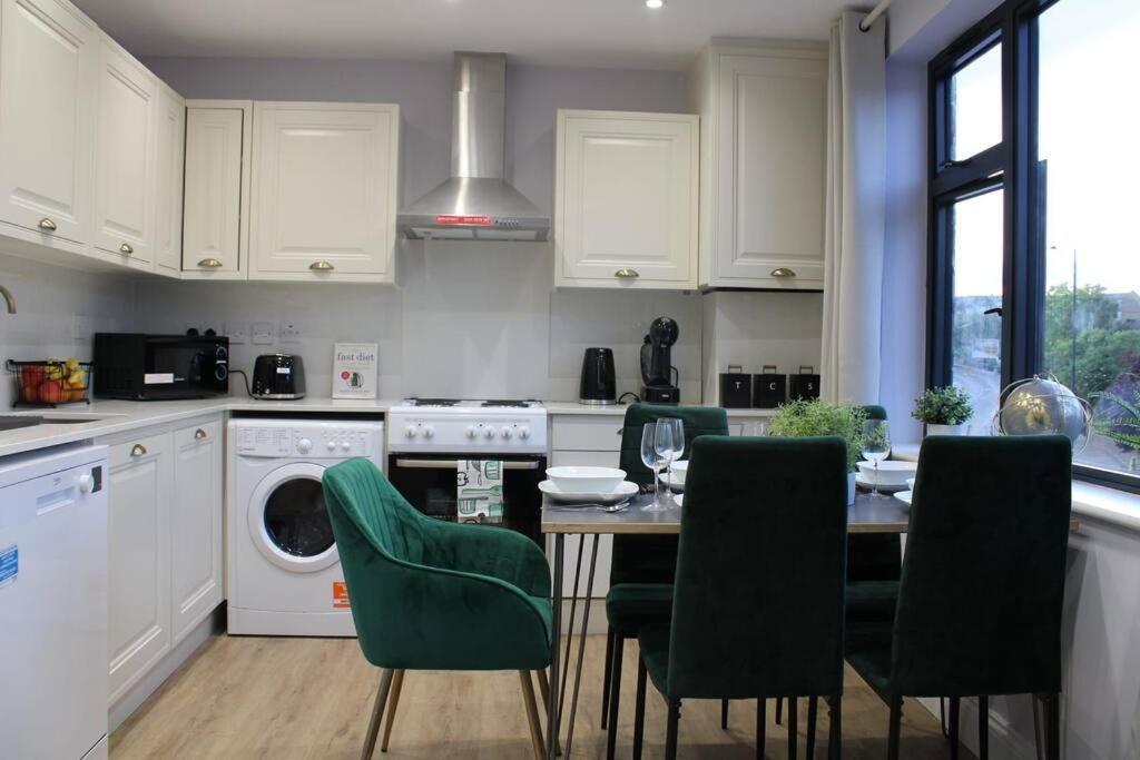 Lavish Near Wembley Stadium Apartment London
