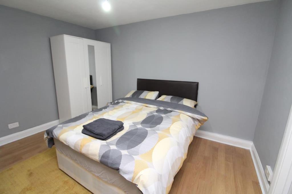 Modern 2 Bed Close To City Appartement Londen