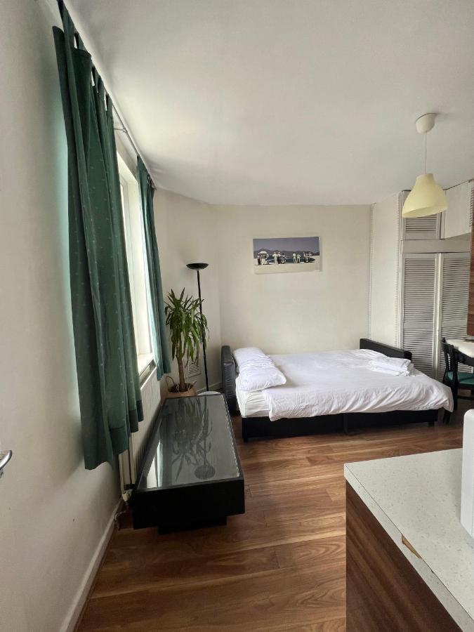 Bright Near Hyde Park Sleeps 4 Appartement *