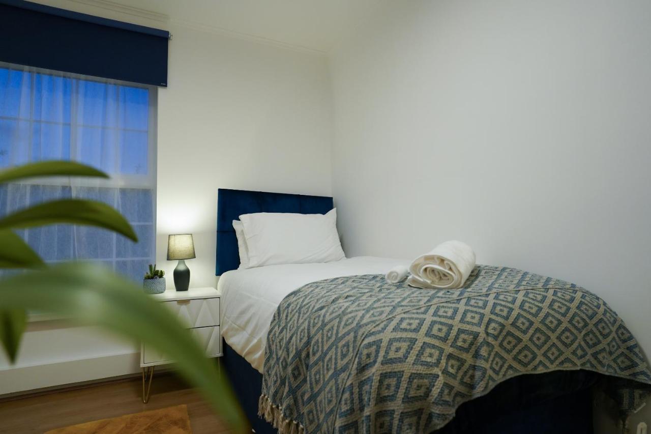 Apartamento Enfield North 3br *
