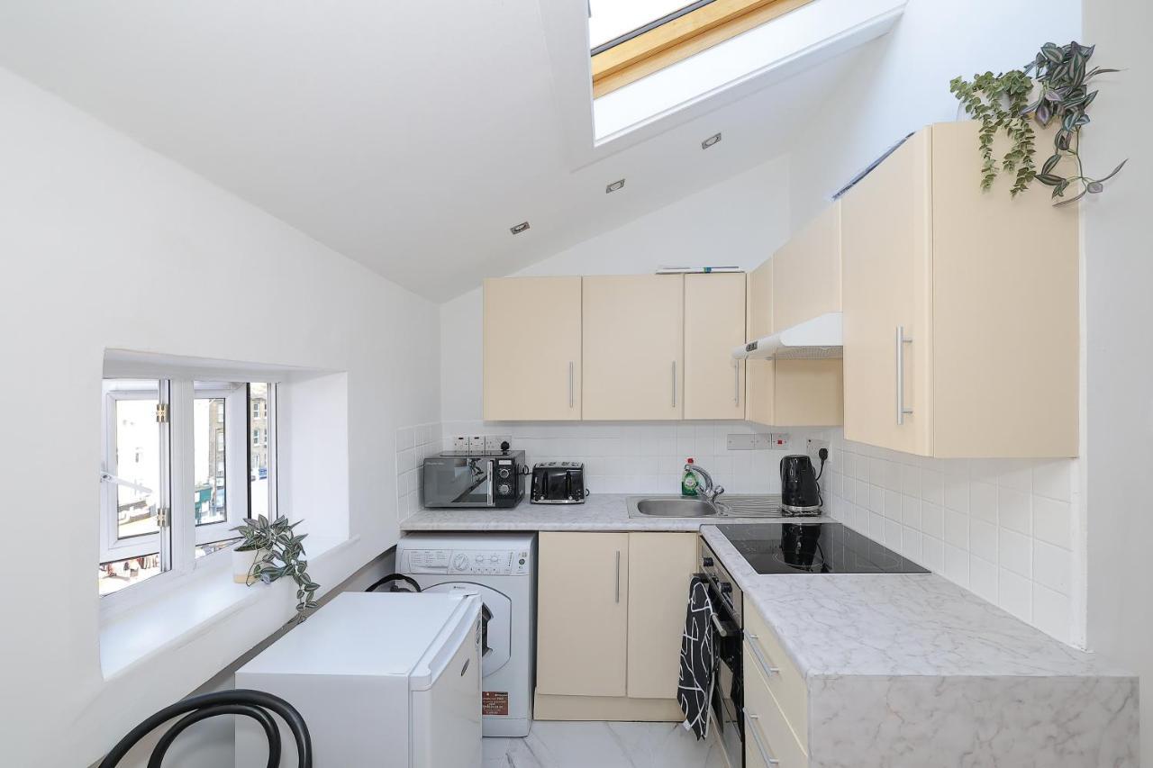 Cosy 1 Bedroom Floor On Edgware Road * Londres