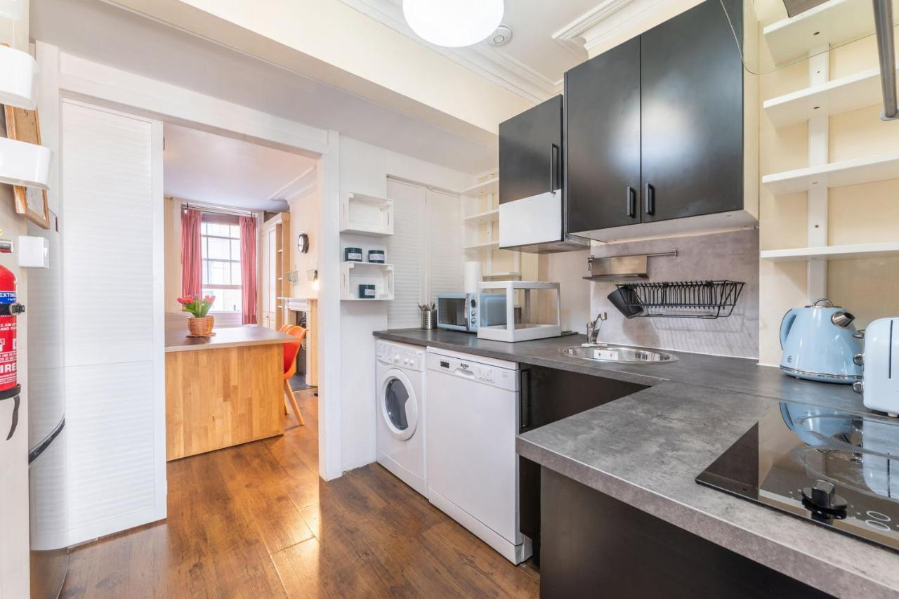 Private Flats In 17th Century Townhouse, Trafalgar Square, Embankment, Waterloo Appartement *