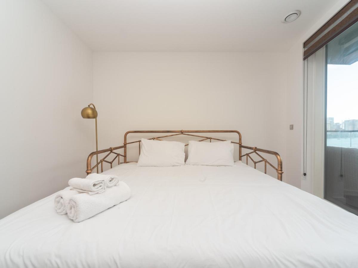 Pass The Keys Breathtaking 2 Bed 2 Bath Greenwich Riverside Flat Londres