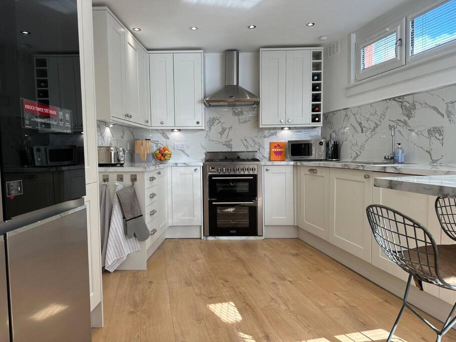 Stylish, Smart & Fun 4 Bed * Londres