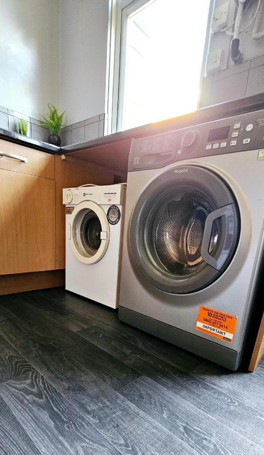 3 Bedroom House In Tottenham 10 Mins Walk From Seven Sisters Station * Londres