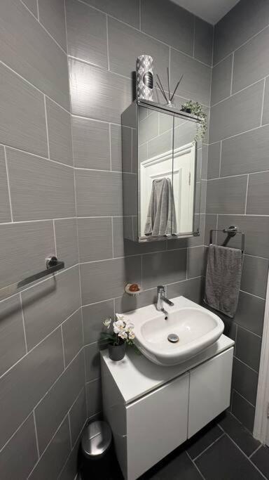 Appartement Peaceful Bright City Hide Away With Parking
