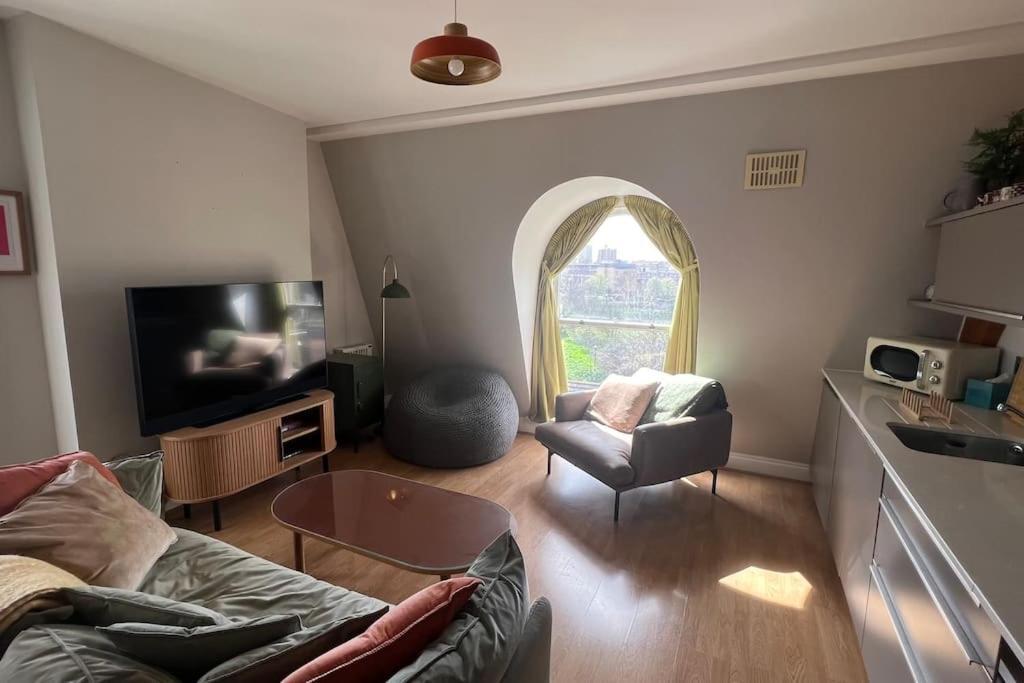 Peaceful Bright City Hide Away With Parking * Londen