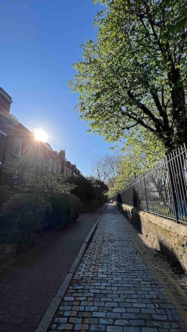 Peaceful Bright City Hide Away With Parking * Londen
