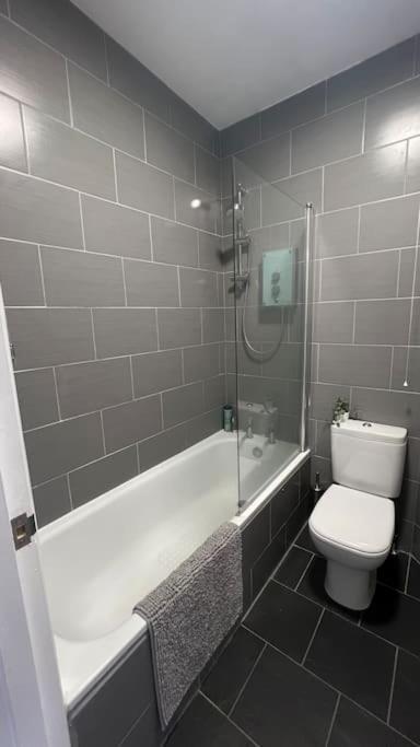 Peaceful Bright City Hide Away With Parking * Londen