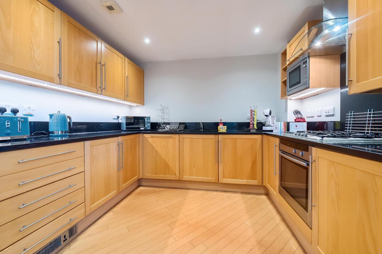 Roomspace Serviced - The Courtyard Penthouse * Londres