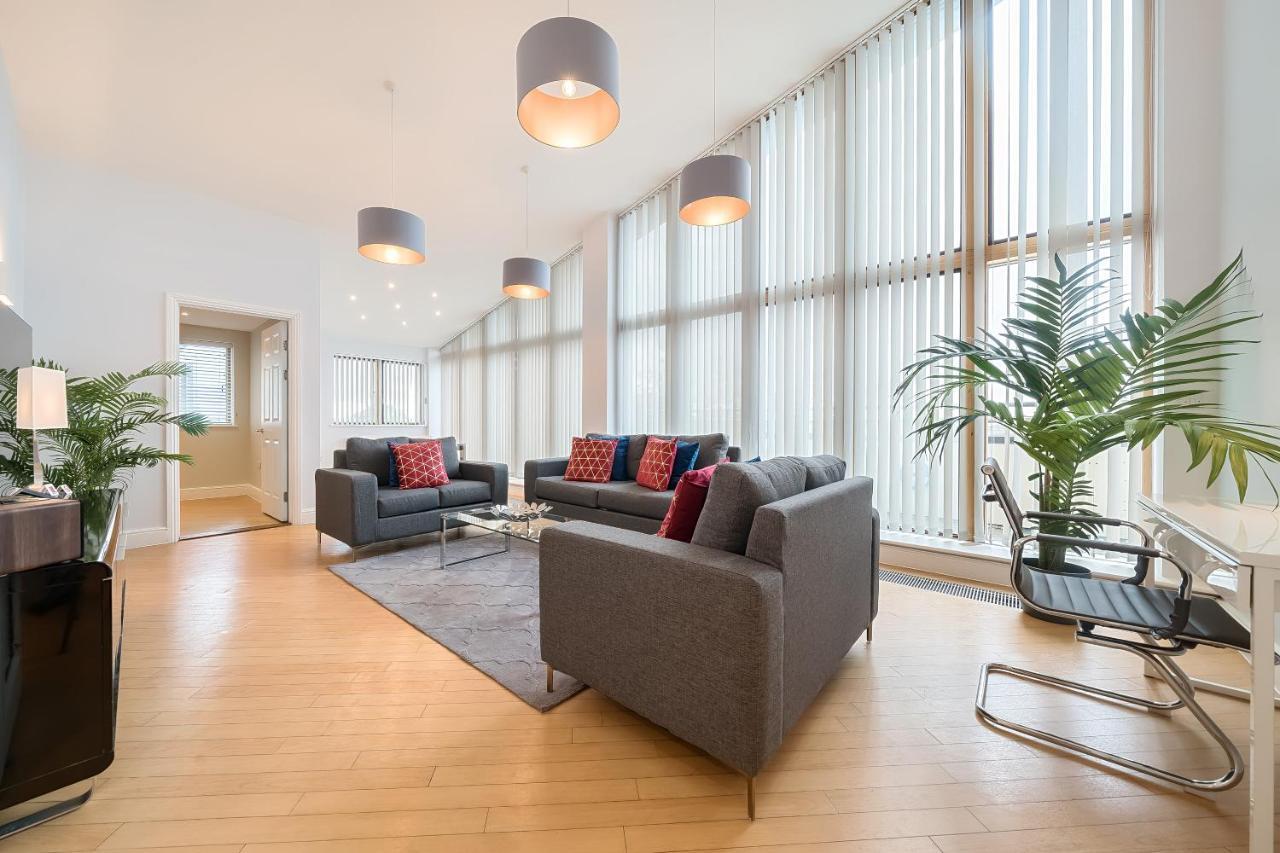 Roomspace Serviced - The Courtyard Penthouse * Londres