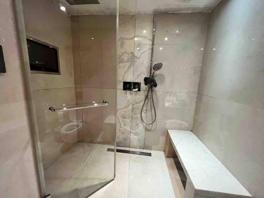 Mayfair Penthouse With Rooftop Facing Hyde Park Appartement Londres