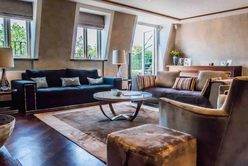 Mayfair Penthouse With Rooftop Facing Hyde Park Appartement