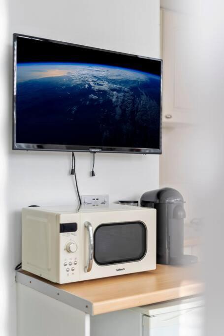 Charming Flat In Shepherds Bush *