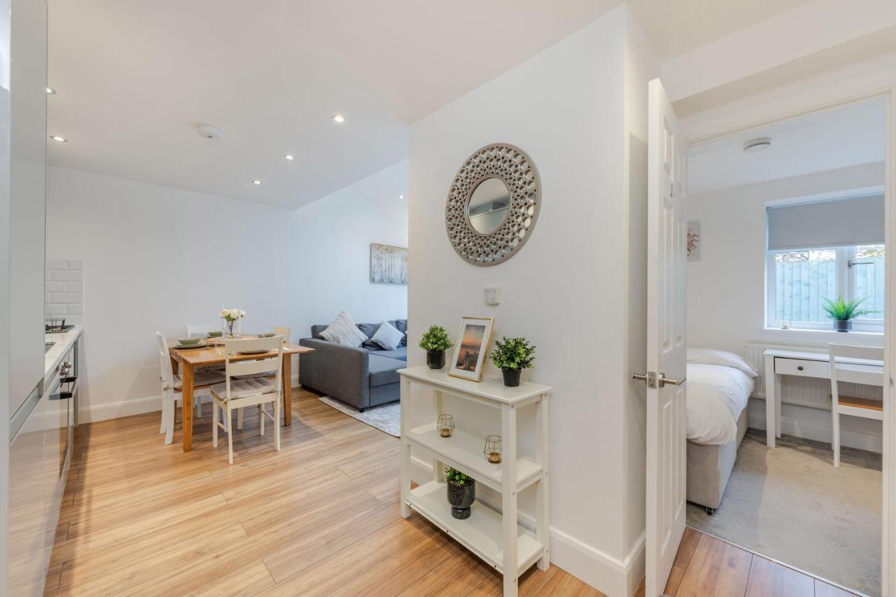 Three-bedroom Bliss In Town Apartamento *