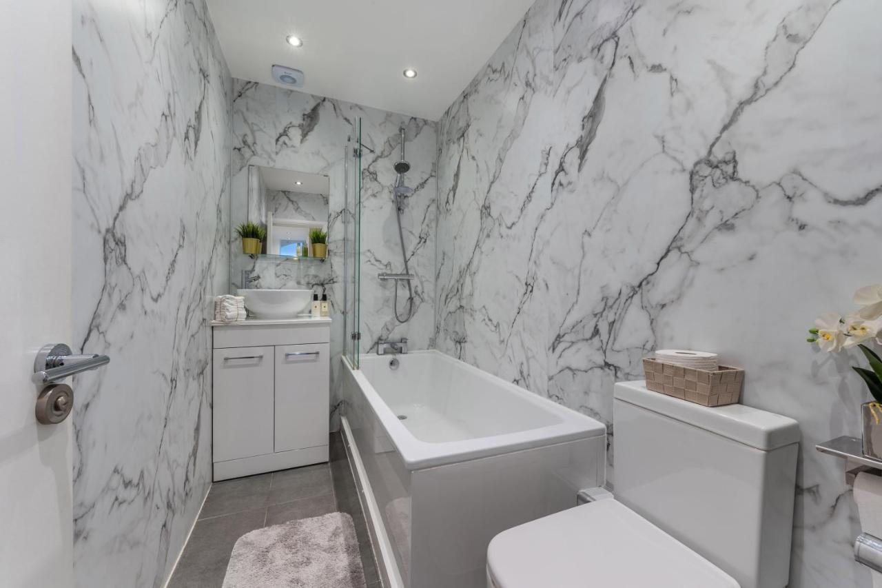 Three-bedroom Bliss In Town *