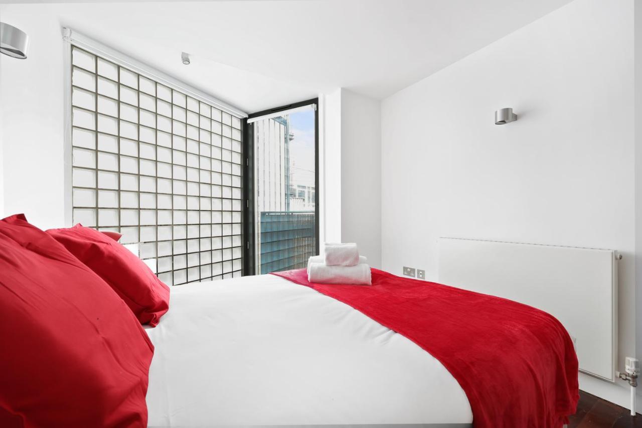 2 Bedroom Short Term & Flexible Renting Shoreditch With Free Wifi & Balcony * Londen