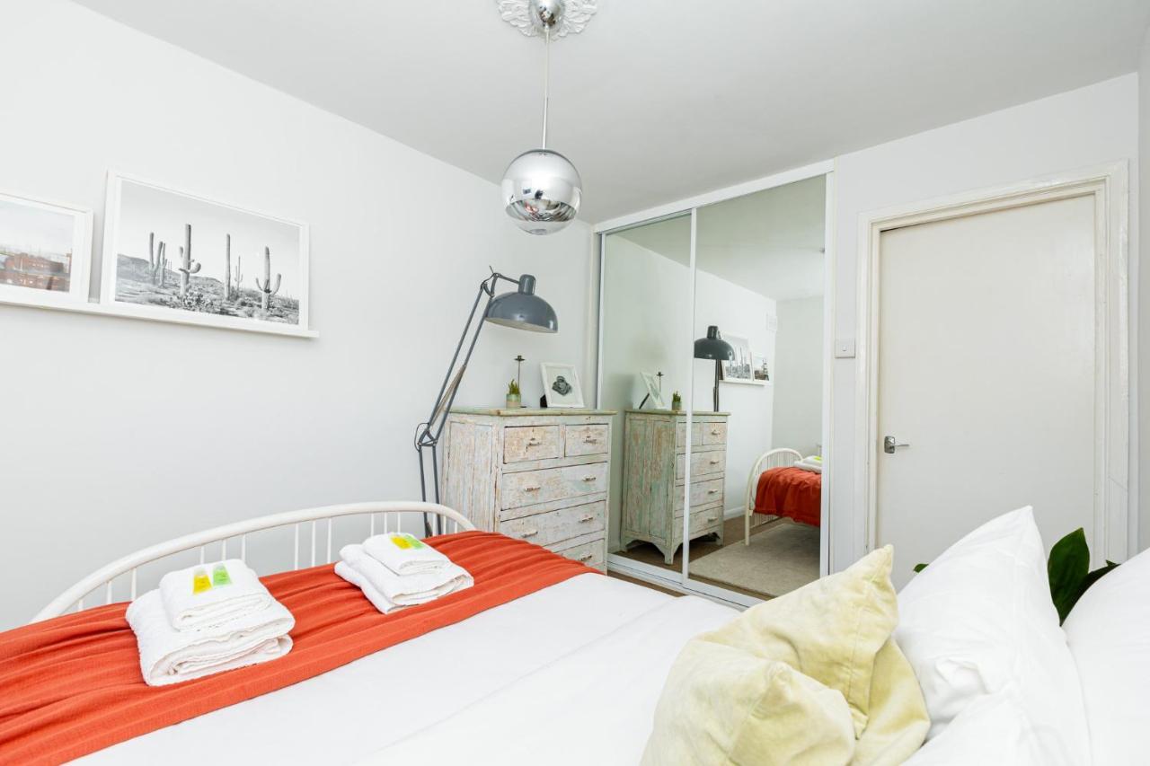 Stunning 2br Wpatio In Dalston, 2 Min To Tube * Londres