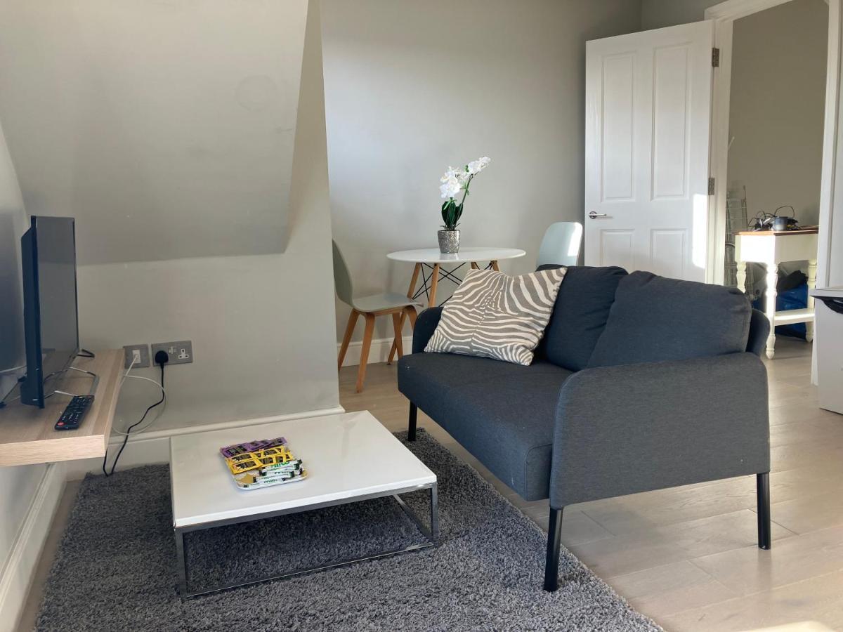 Stylish 1 Bed Flat With Private Terrace In Wimbledon - 3 The Queens Apartamento