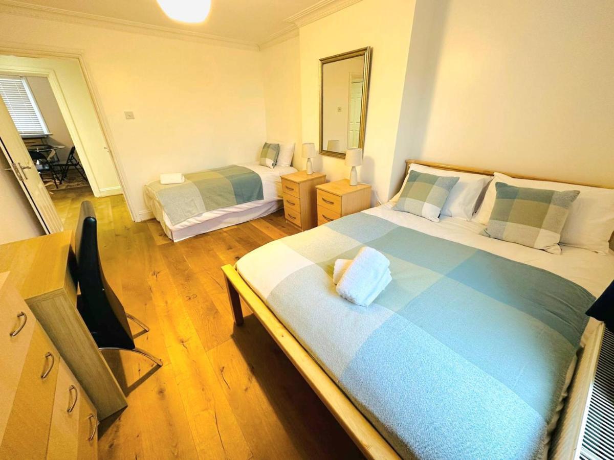 Apartamento Cosy In Kensington - Great Location! 3 Minutes Walk To Earl's Court Station Londres