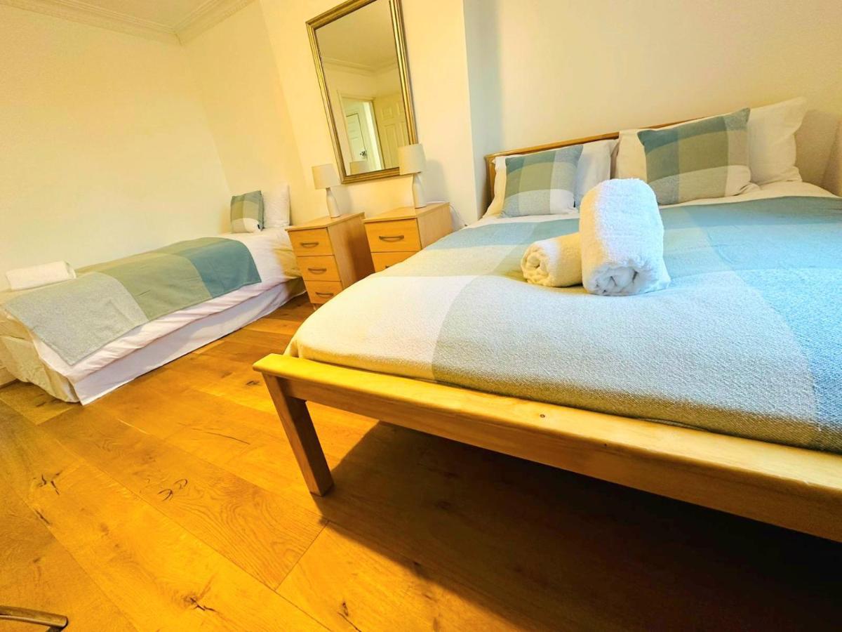 Apartamento Cosy In Kensington - Great Location! 3 Minutes Walk To Earl's Court Station