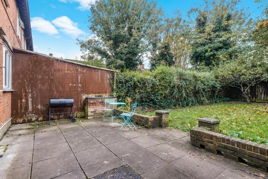 Boutique Shepherds Bush Abode- Garden- Sleeps 12 * London