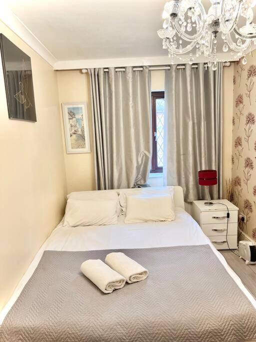 Cosy 2 Bedroom Detached House In Londen