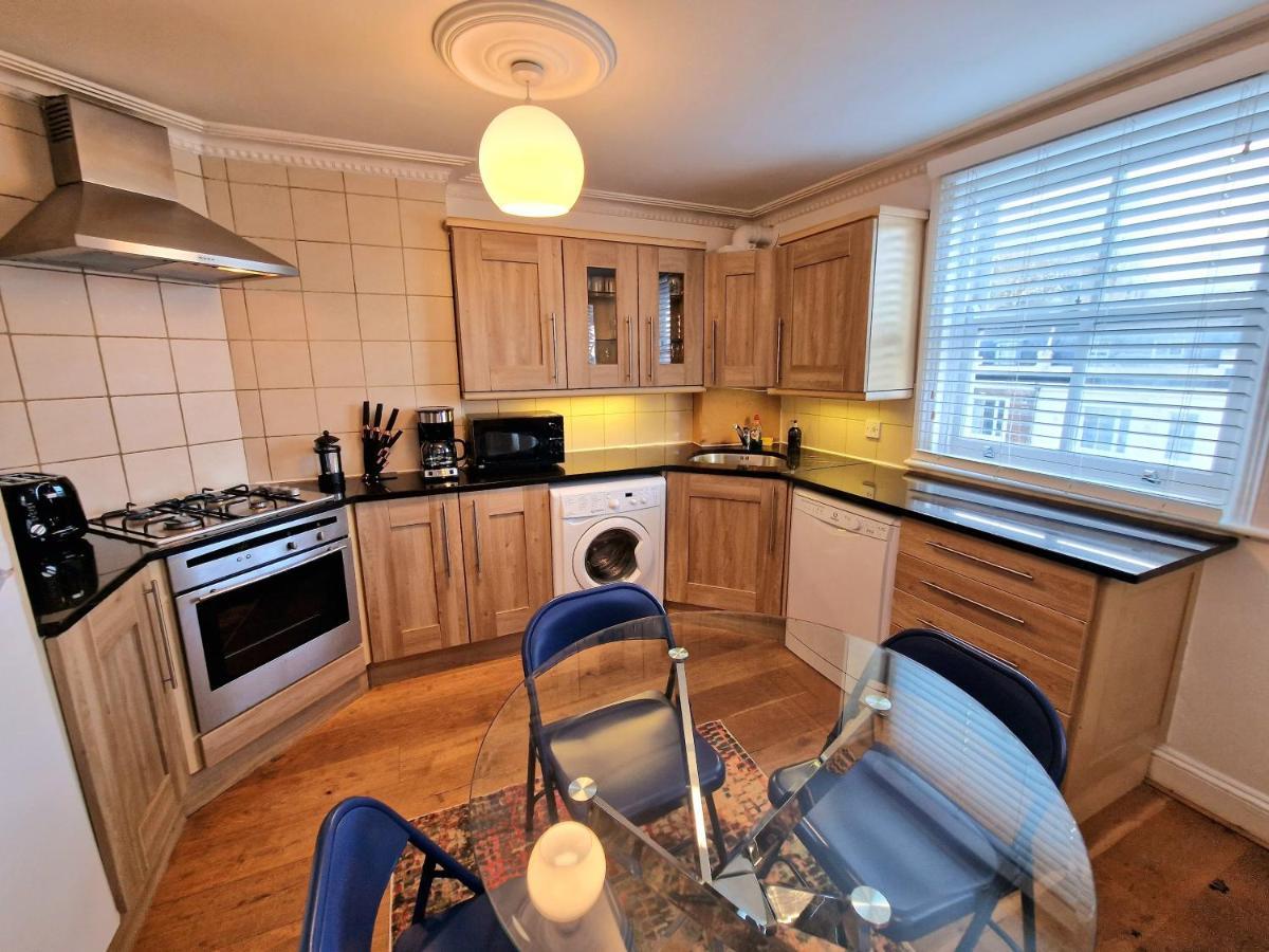 Cosy In Kensington - Great Location! 3 Minutes Walk To Earl's Court Station Apartamento *
