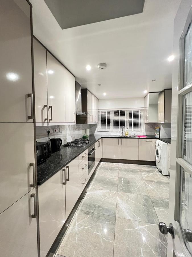 Gasthof Stayeasy En-suite London