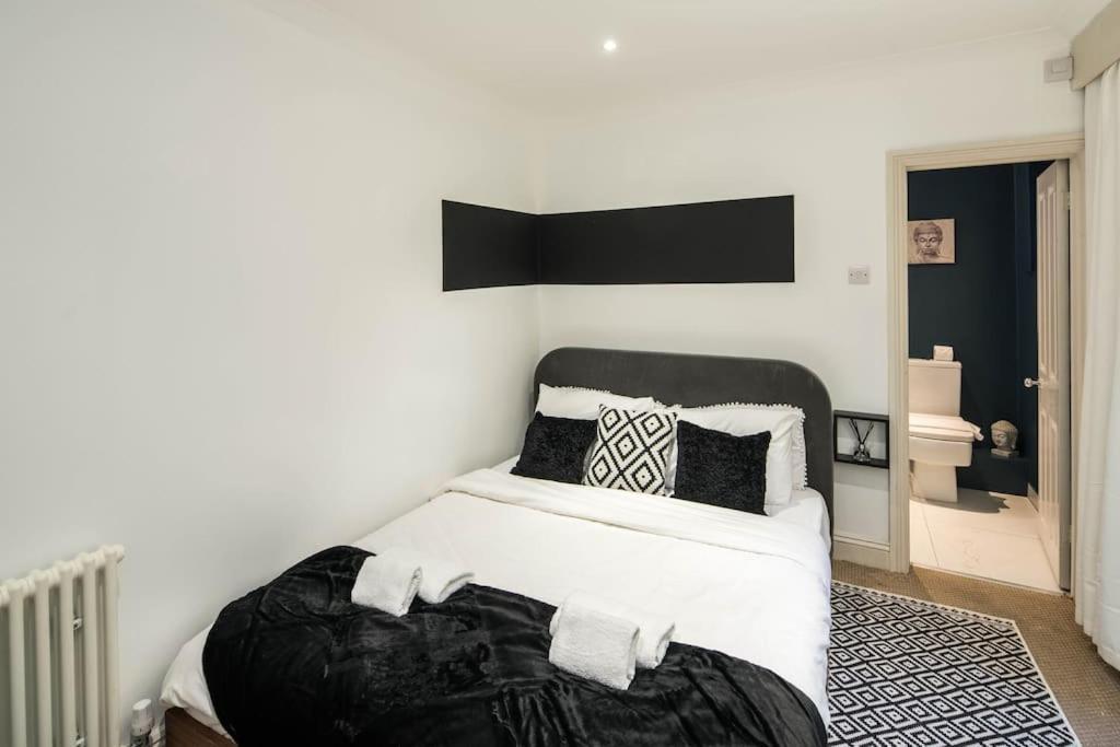 Superb Retreat Central Next Tube Apartamento *